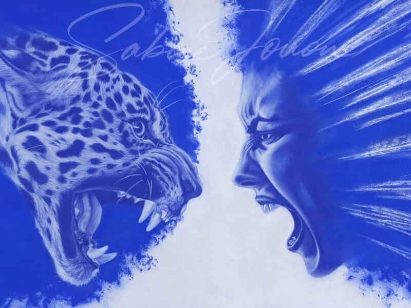 Portrait monochrome bleu de l'œuvre La rage en face, réalisé au pastel sec par l'artiste Sabine Jouon pour la collection Outrebleu.