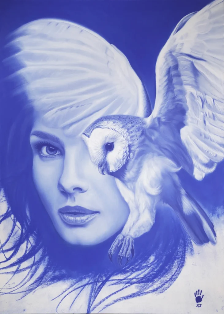 Portrait monochrome bleu de l'œuvre La Dame Blanche, réalisé au pastel sec par l'artiste Sabine Jouon pour la collection Outrebleu